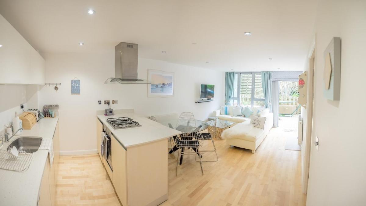 Headland Hideaway, Fistral Newquay, Cornwall Apartment